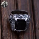Bague Gothique Topaze Dragon Hache — Univers Gothique (vue 5)