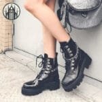 Boots Gothique Avec Chaîne Métallique Assortie