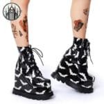 Bottes Gothiques à Plateforme: Un Style D’enfer!