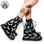 Bottes Gothiques à Plateforme: Un Style D’enfer!