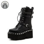 Bottes Gothiques: Confort Et Allure Avec Trois Lanières Bouclées