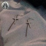 Boucle d&rsquo;oreille Gothique Croix Alliage — Univers Gothique (vue 8)