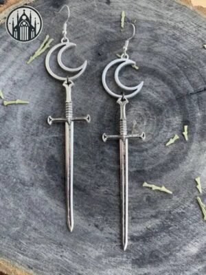 Boucle d’oreille Gothique Épée Lune Victorienne — Univers Gothique