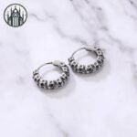 Boucle d&rsquo;oreille Gothique Crâne Cerceau Acier — Univers Gothique