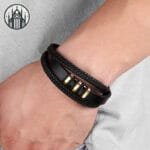 Bracelet Gothique Noir: Le Style Alternatif Parfait
