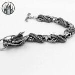 Bracelet Gothique Skull: Charisme Instantané!