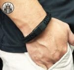 Bracelet Gothique Sombre: Style Chic Et Minimaliste