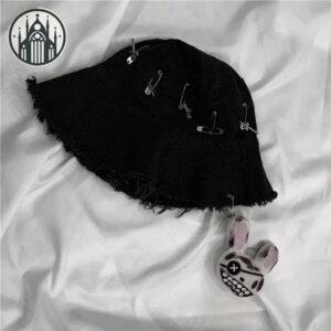 Casquette Gothique Épingles Croisées Punk — Univers Gothique