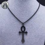 Collier En Acier Inoxydable Brillant - L’accessoire Unique Qui Fait Parler