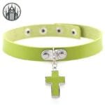 Collier Gothique En Cuir: Le Must-have Pour Les Amateurs De Tour De Cou - Vert