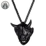 Découvrez Notre Pendentif Gothique Crâne De Corbeau! Noir