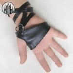 Gants Gothiques Cuir Synthétique Dorés — Univers Gothique