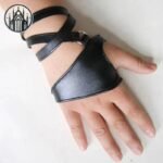 Gants Gothiques Cuir Synthétique Dorés — Univers Gothique (vue 2)