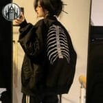 manteau gothique a decoration squelette noir s 305 Manteau Gothique à Décoration Squelette - Noir / s