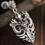 Pendentif Gothique Gun Mexicain: Style Affirmé!