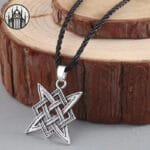 Pendentif Gothique Livre: Style Sans Contrainte