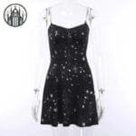 Robe Gothique Noir Chic: La Pièce Ultime De Ton Dressing!