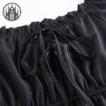 Robe Gothique Noire: Détails Ornés Pour Un Look élégant