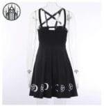 Robe Gothique Vintage En Dentelle: Une Touche Diabolique!