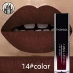 Rouge à Lèvres Gothique Pour Une Beauté Obscure - Ecarlate