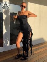 Tenue Nocturne: Vêtement élégant Audacieux Et Unique Pour Un Style Sombre Et Alternatif!